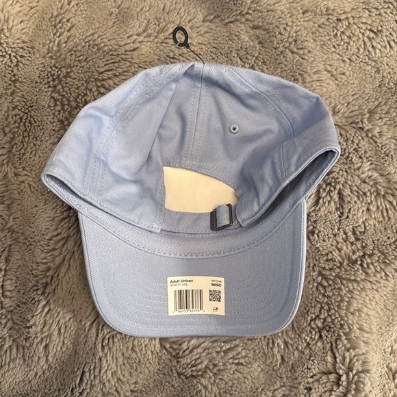 Nike hat - Picture 3 of 3